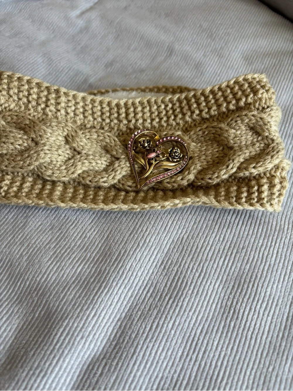 Cable Knit Headband with Heart Brooch - Beige